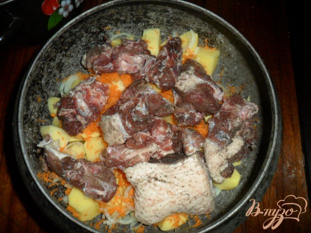 Тушенная картофель с свиными ребрами Тушенная картофель с свиными ребрами