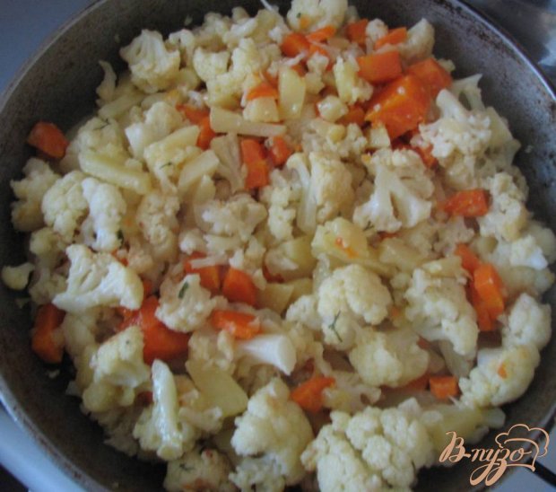 Цветная капуста тушеная с картошкой и морковью Цветная капуста тушеная с картошкой и морковью