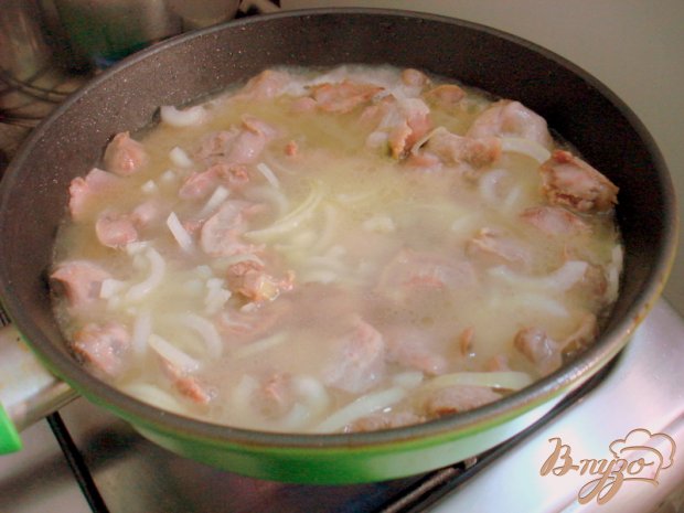 Куринные желудочки в сметанном соусе Куринные желудочки в сметанном соусе