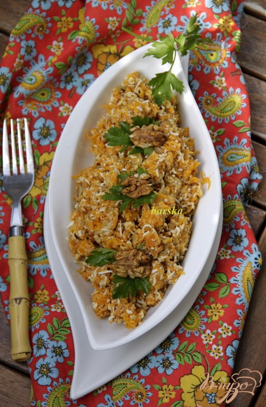 Салат из моркови, яиц и орехов Салат из моркови, яиц и орехов