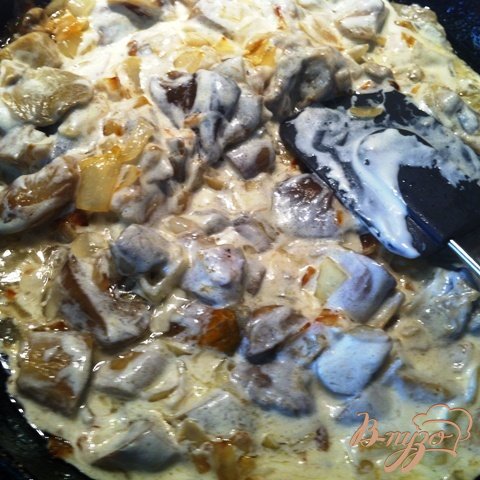 Фрикасе из куриного филе с лесными грибами Фрикасе из куриного филе с лесными грибами