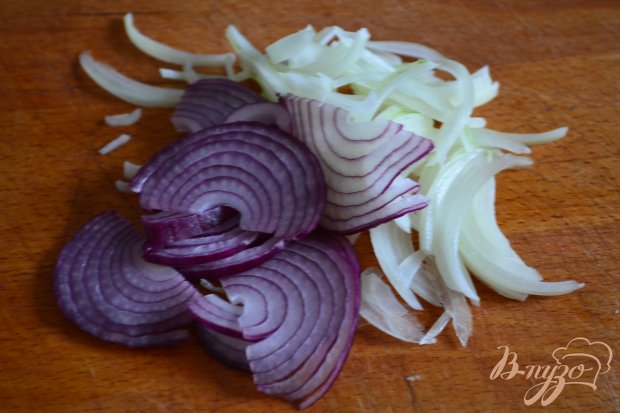 Закусочная лепешка с сыром, инжиром и маринованным луком Закусочная лепешка с сыром, инжиром и маринованным луком