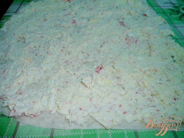 Рулет на основе лаваша с крабовым мясом и сыром Рулет на основе лаваша с крабовым мясом и сыром