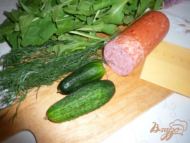 Сытный салат с копченой колбаской Сытный салат с копченой колбаской