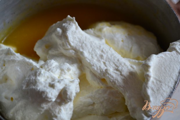 Торт с мандариновым кремом и меренгой Торт с мандариновым кремом и меренгой