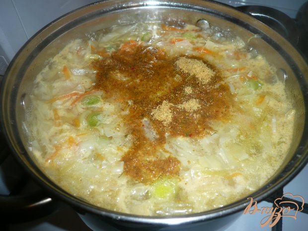 Щи на курином бульоне с луком пореем Щи на курином бульоне с луком пореем