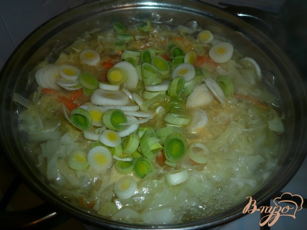 Щи на курином бульоне с луком пореем Щи на курином бульоне с луком пореем