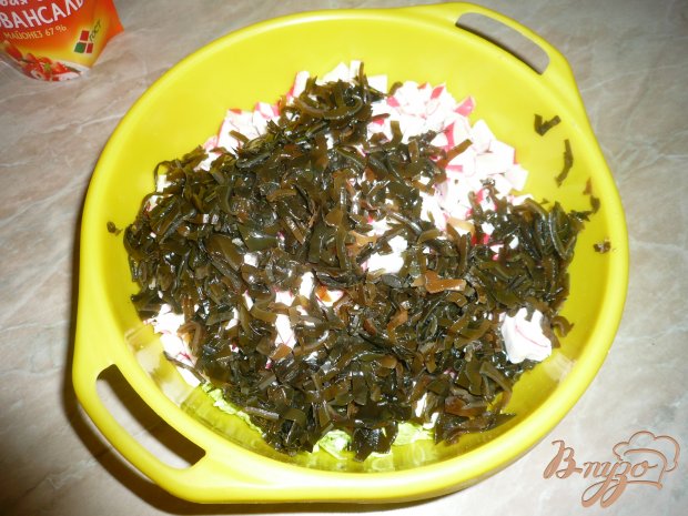 Салат с морской капустой и крабовым мясом Салат с морской капустой и крабовым мясом