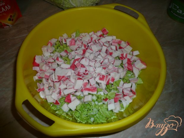 Салат с морской капустой и крабовым мясом Салат с морской капустой и крабовым мясом