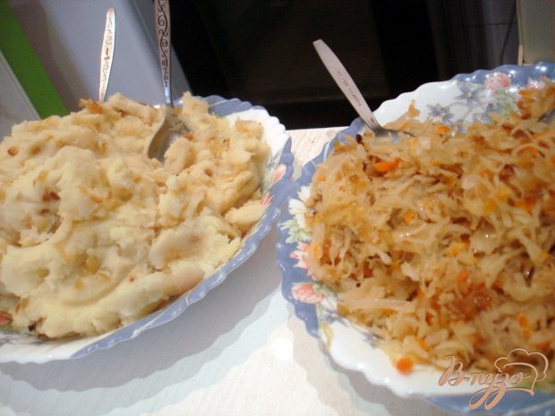 Заварные вареники с капустой и с картошкой. Заварные вареники с капустой и с картошкой.
