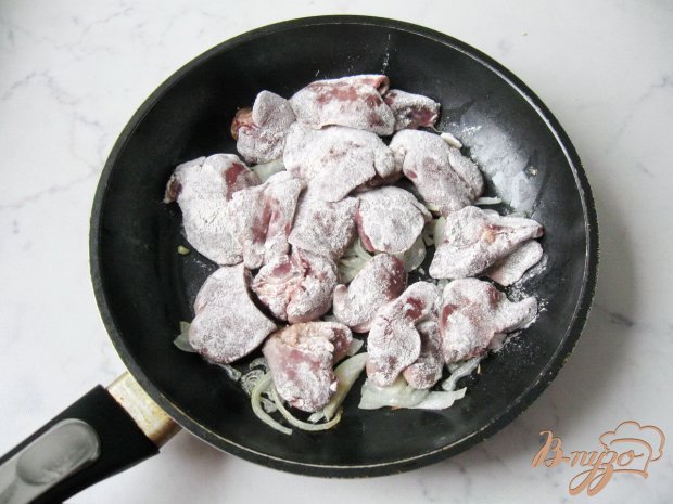 Куриная печень с грибами в сливках Куриная печень с грибами в сливках
