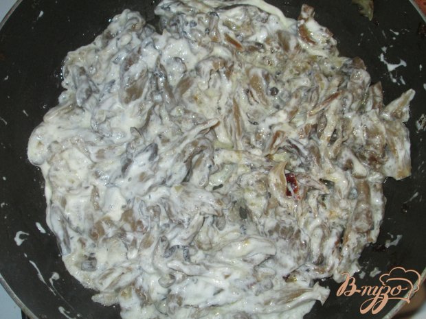 Куриная печень с грибным соусом Куриная печень с грибным соусом