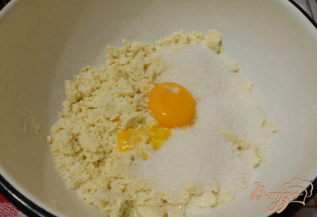 Песочные корзиночки с джемом и белковым кремом Песочные корзиночки с джемом и белковым кремом