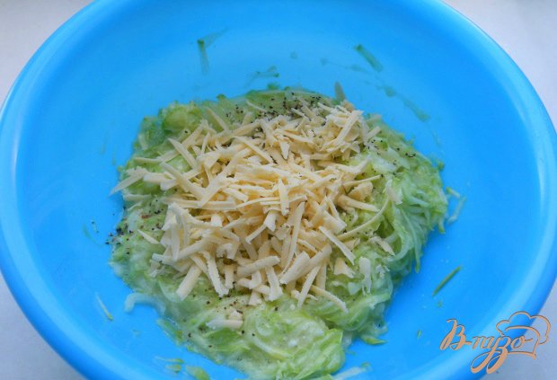 Кабачковые оладьи с сыром и колбасой Кабачковые оладьи с сыром и колбасой