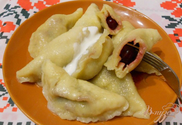 Вареники с вишней Вареники с вишней