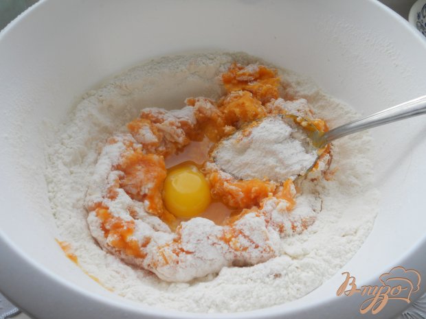 Вареники с картофелем из тыквенного теста Вареники с картофелем из тыквенного теста