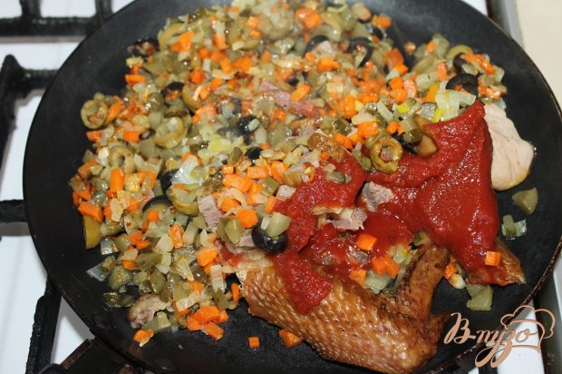 Солянка с копченой грудкой утки Солянка с копченой грудкой утки