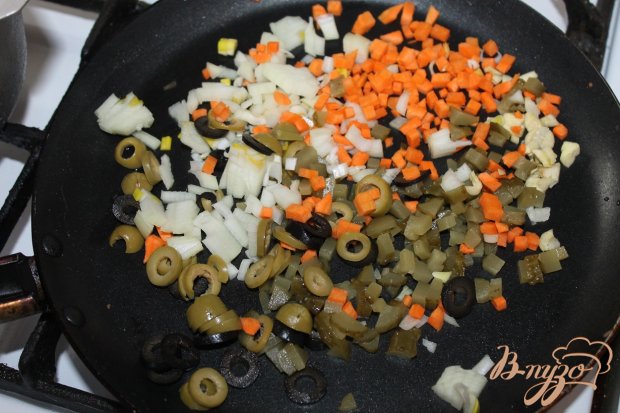 Солянка с копченой грудкой утки Солянка с копченой грудкой утки