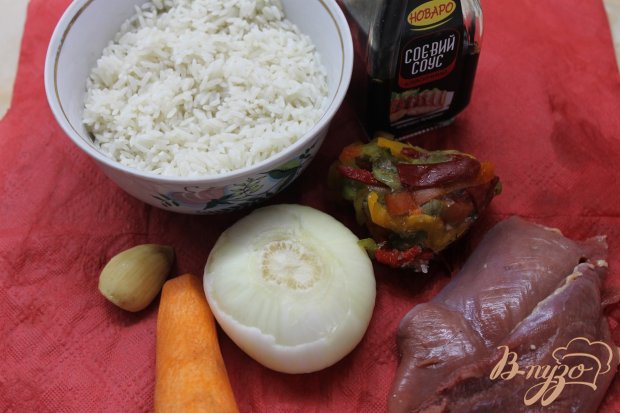 Рис с курицей и соевым соусом Рис с курицей и соевым соусом