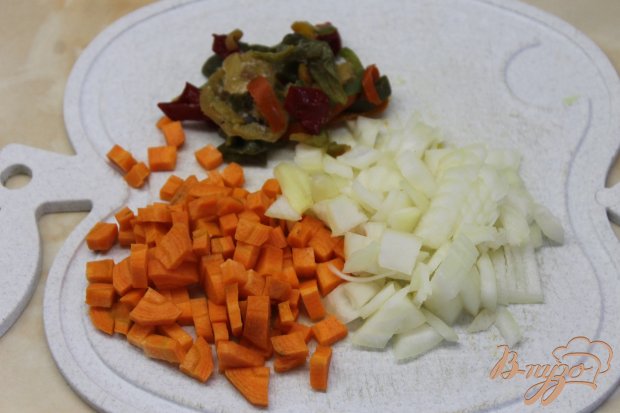 Суп пюре с гороха с окорочком и сырными гренками Суп пюре с гороха с окорочком и сырными гренками