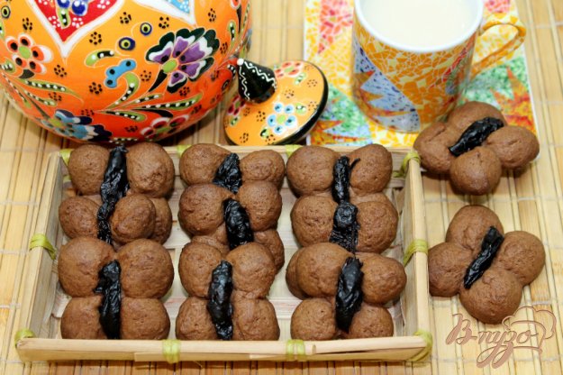 шоколадне печиво з чорносливом. як приготувати з фото