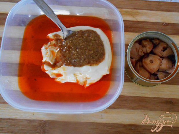 Салат с маринованными морепродуктами и морской капустой Салат с маринованными морепродуктами и морской капустой