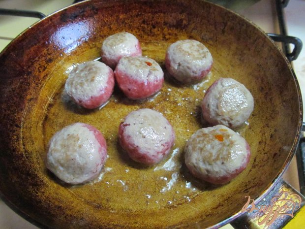Фрикадельки в соусе с кус-кусом Фрикадельки в соусе с кус-кусом