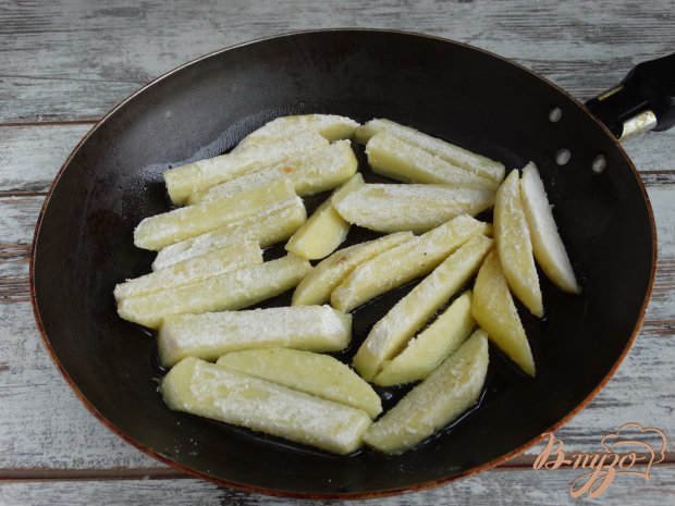 Картофельный салат с перепелиными яйцами и горчично-чесночной заправкой Картофельный салат с перепелиными яйцами и горчично-чесночной заправкой
