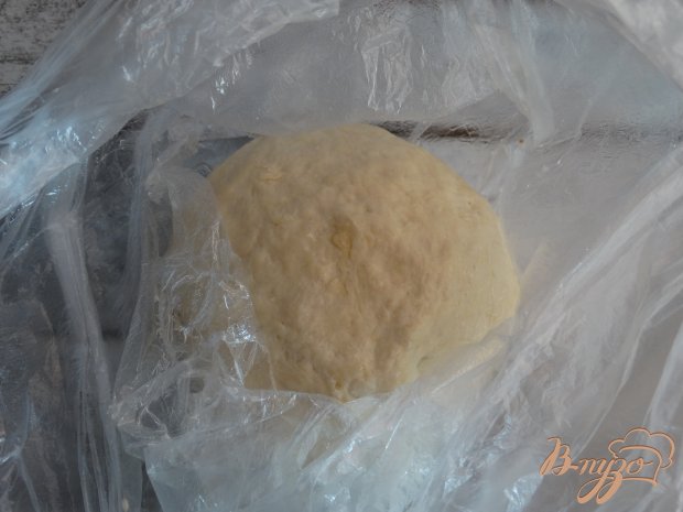 Дрожжевые пирожки с крабовыми палочками и яйцами Дрожжевые пирожки с крабовыми палочками и яйцами