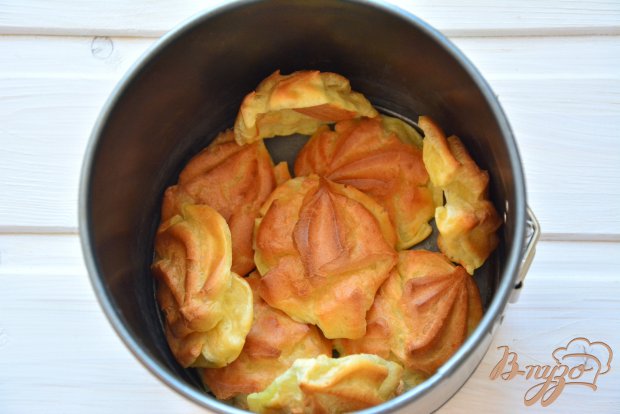 Кулич из профитролей Кулич из профитролей