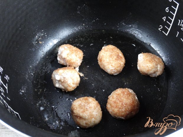 Рис с куринымии фрикадельками и овощами в мультиварке Рис с куринымии фрикадельками и овощами в мультиварке
