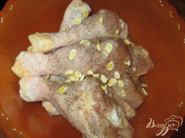 Куриные голени запеченные в духовке с соусом Куриные голени запеченные в духовке с соусом