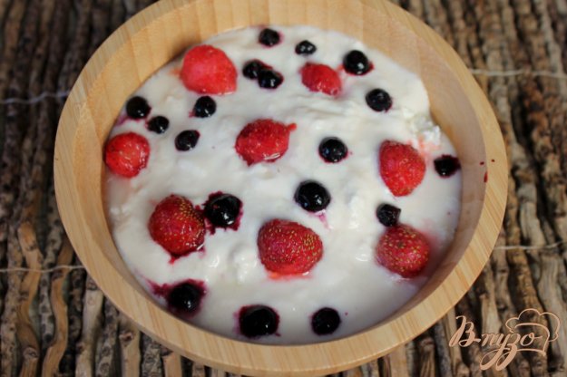 Натуральний йогурт на заквасці і десерт на основі йогурту. як приготувати з фото