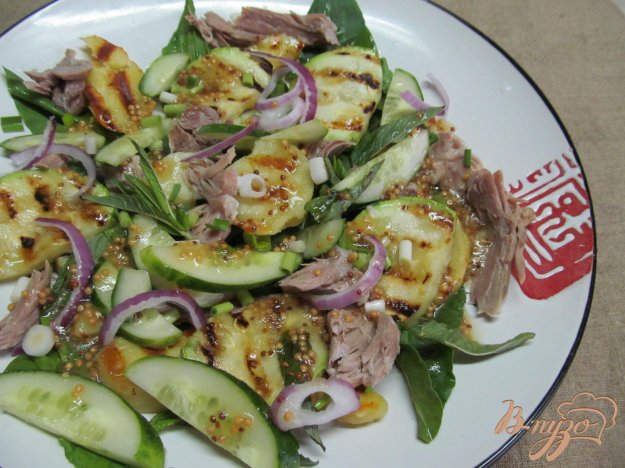 теплий салат і свинини, картоплі і кабачка. як приготувати з фото