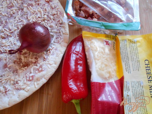 Пицца с беконом и луком Пицца с беконом и луком