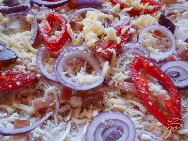 Пицца с беконом и луком Пицца с беконом и луком
