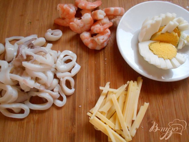 Салат с кальмарами и каперсами Салат с кальмарами и каперсами