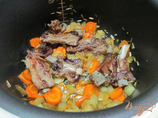 Свиные ребра с фасолью и курагой в мультиварке Свиные ребра с фасолью и курагой в мультиварке
