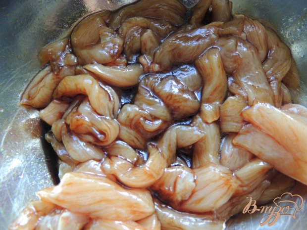 Курица под салатом из овощей Курица под салатом из овощей