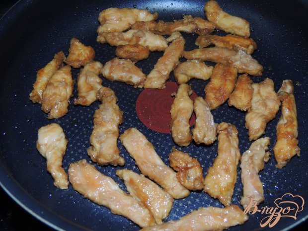 Курица под салатом из овощей Курица под салатом из овощей