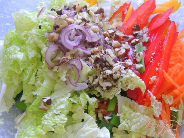 Курица под салатом из овощей Курица под салатом из овощей