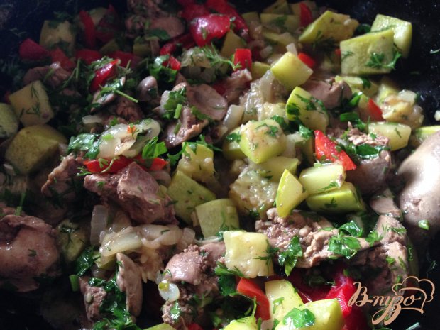 Куриная печень с овощами Куриная печень с овощами