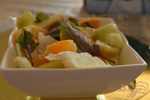 салат з апельсинами, динею і оливками. як приготувати з фото