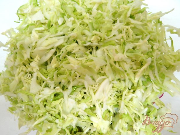 Салат из редиса с капустой. Салат из редиса с капустой.