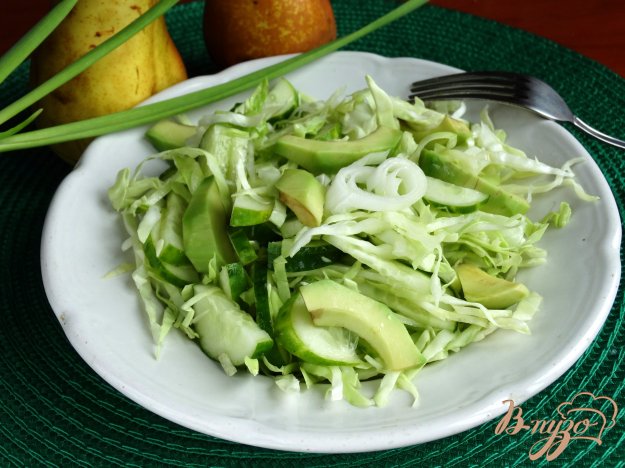 Зелений салат з овочами і авокадо. як приготувати з фото