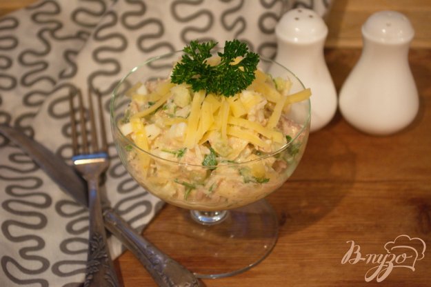 рибний салат з яйцем, рисом і огірком. як приготувати з фото