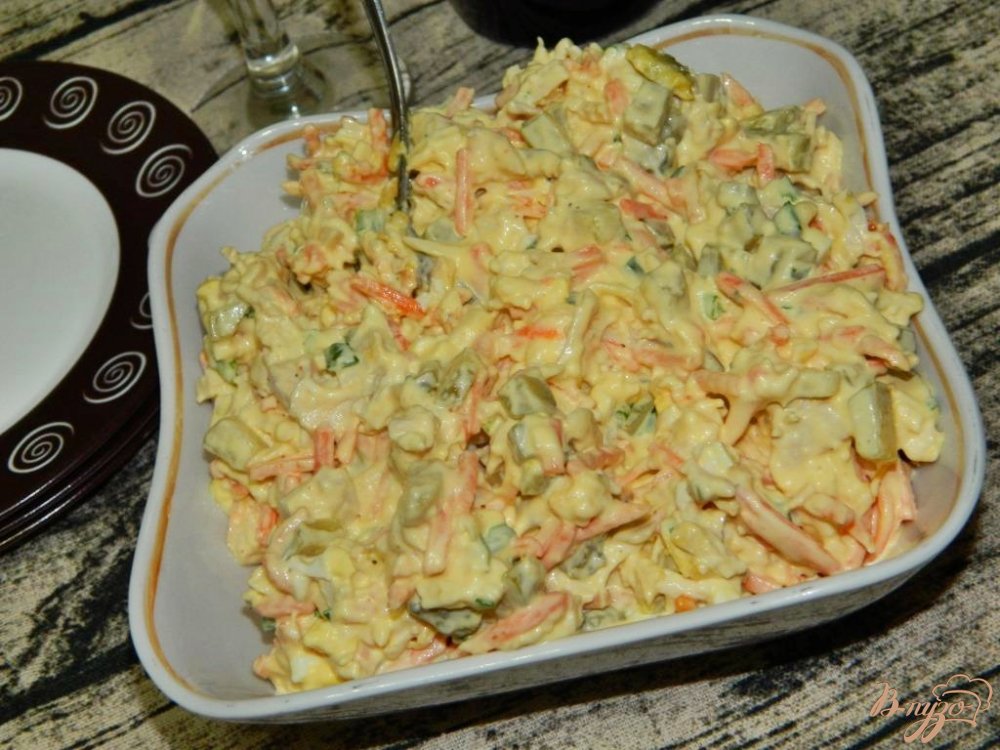 Салат из куриной грудки с огурцами солёными огурцами