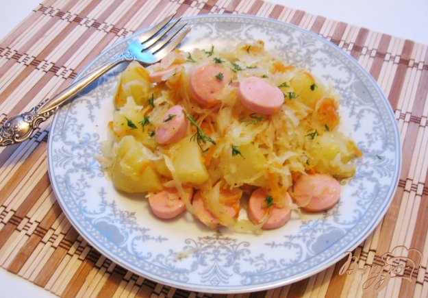 Капуста тушеная с картошкой и колбасой рецепт с пошагово Капуста тушеная с картошкой и колбасой рецепт с пошагово