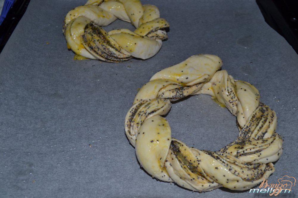 Слойки карамельные с сахаром и абрикосовым джемом