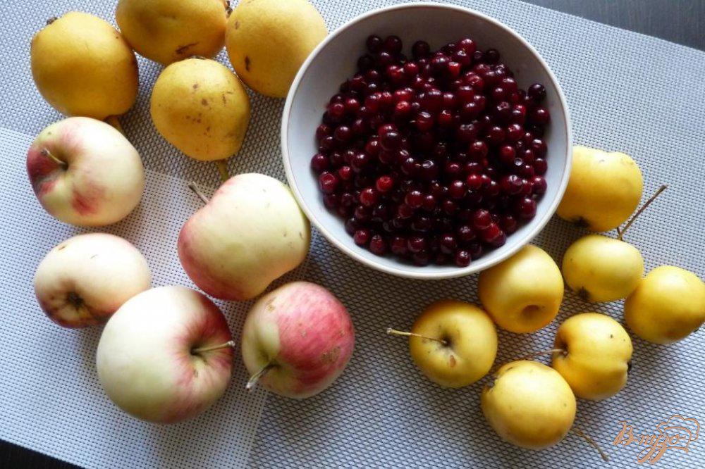 Рецепт яблок с брусникой. Брусника с яблоками. Брусника с яблоками варенье. Начинка яблоко брусника. Компот из брусники.